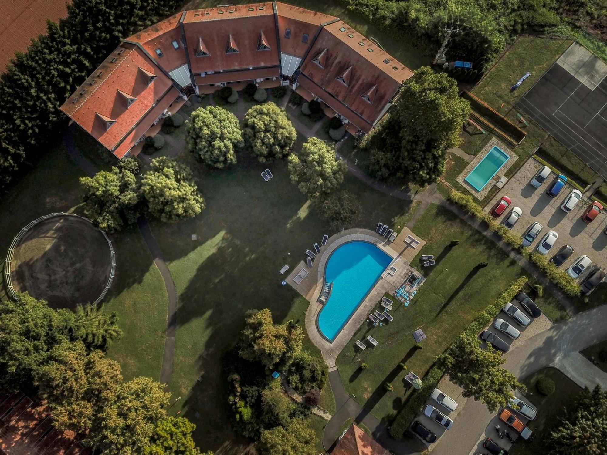 ホテル Abbazia Country Club Nemesnép エクステリア 写真