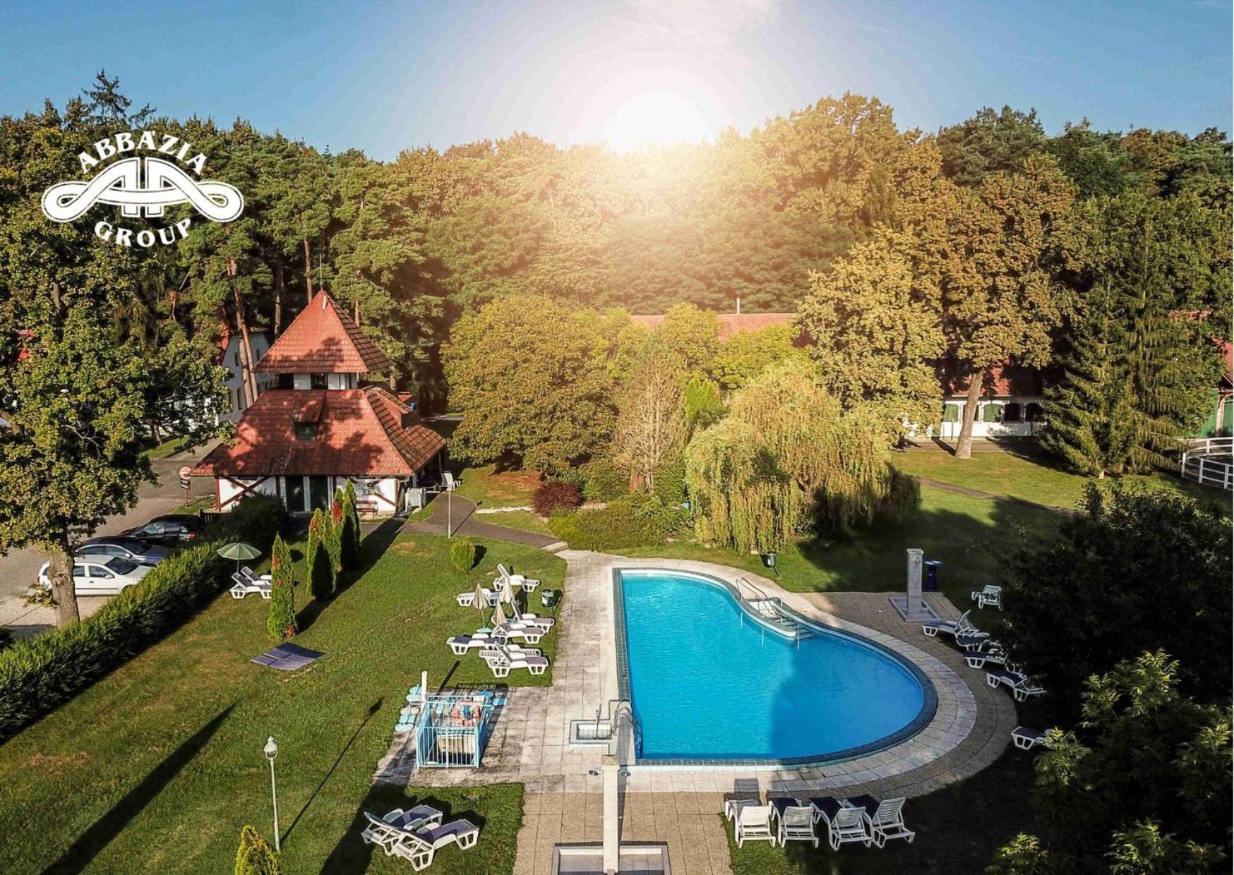 ホテル Abbazia Country Club Nemesnép エクステリア 写真